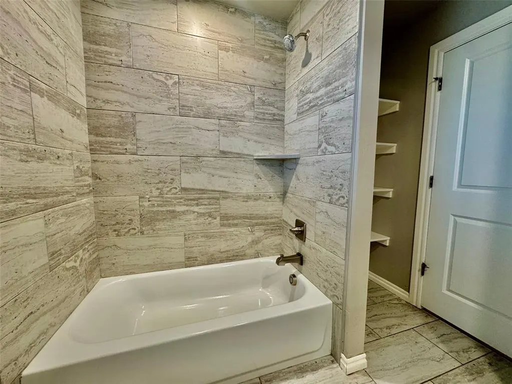 Photo 37 — 9005 Poppey Place, Yukon, OK 73099