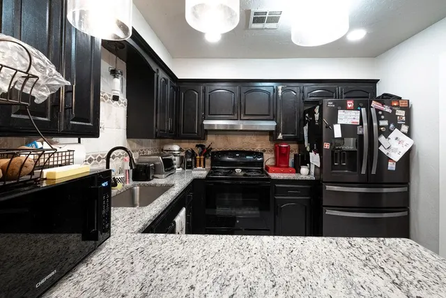 Photo 8 — 728 Miller Drive, Yukon, OK 73099