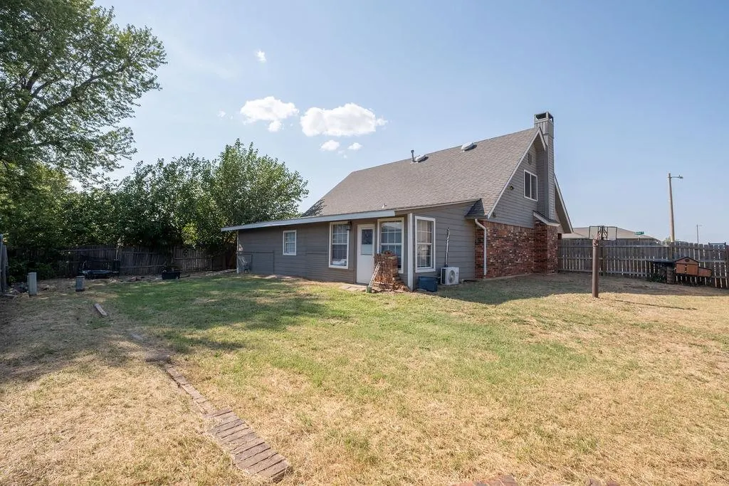 Photo 33 — 728 Miller Drive, Yukon, OK 73099