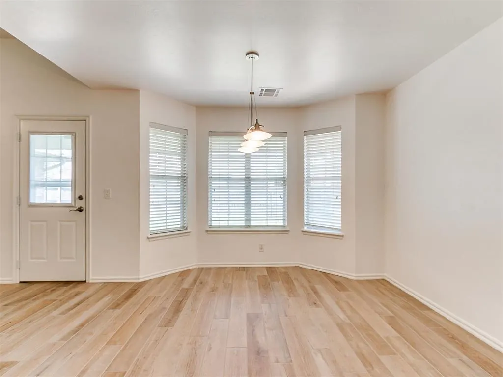 Photo 10 — 409 NW 141st Circle, Edmond, OK 73013