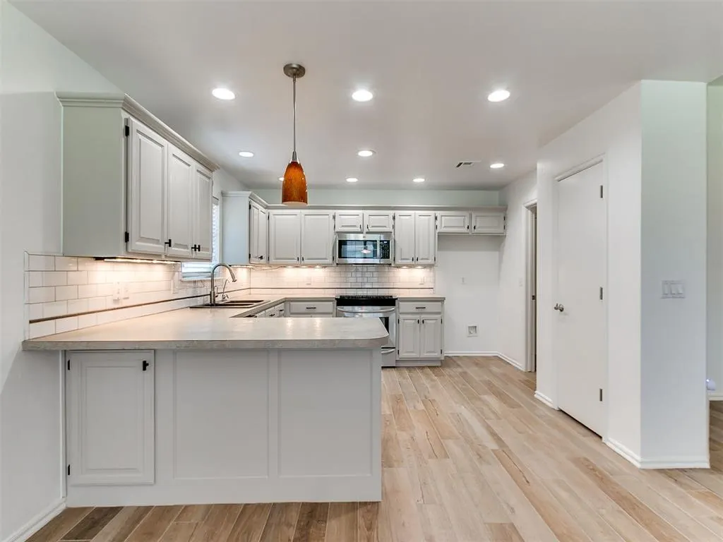 Photo 11 — 409 NW 141st Circle, Edmond, OK 73013
