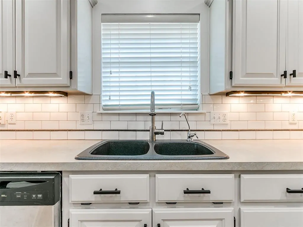Photo 14 — 409 NW 141st Circle, Edmond, OK 73013