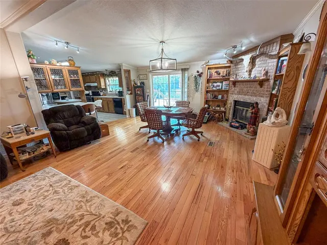 Photo 2 — 22901 N Henney Road, Luther, OK 73054