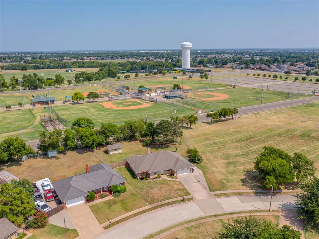 Photo 43 — 1520 Winding Creek Road, Moore, OK 73160
