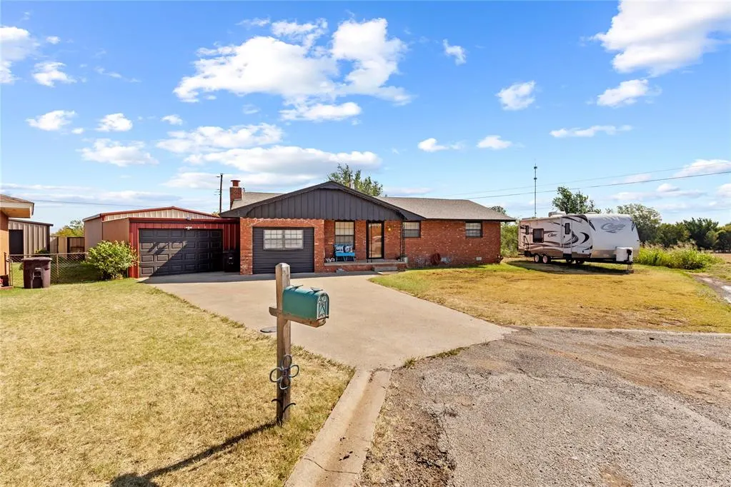 Photo 3 — 523 Ruth Drive, Carnegie, OK 73015