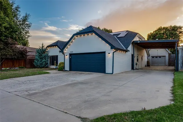 Photo 2 — 1809 Norwich Place, Yukon, OK 73099