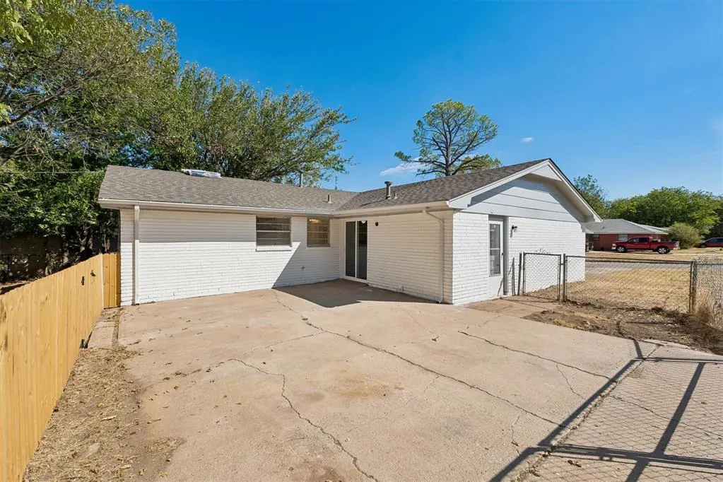 Photo 3 — 345 NW 87th Street, Oklahoma City, OK 73114