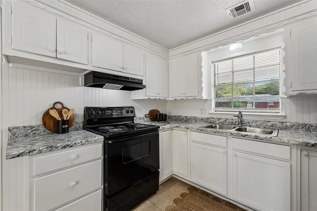 Photo 12 — 345 NW 87th Street, Oklahoma City, OK 73114