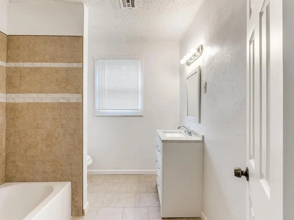 Photo 15 — 2221 N Jordan Avenue, Oklahoma City, OK 73111