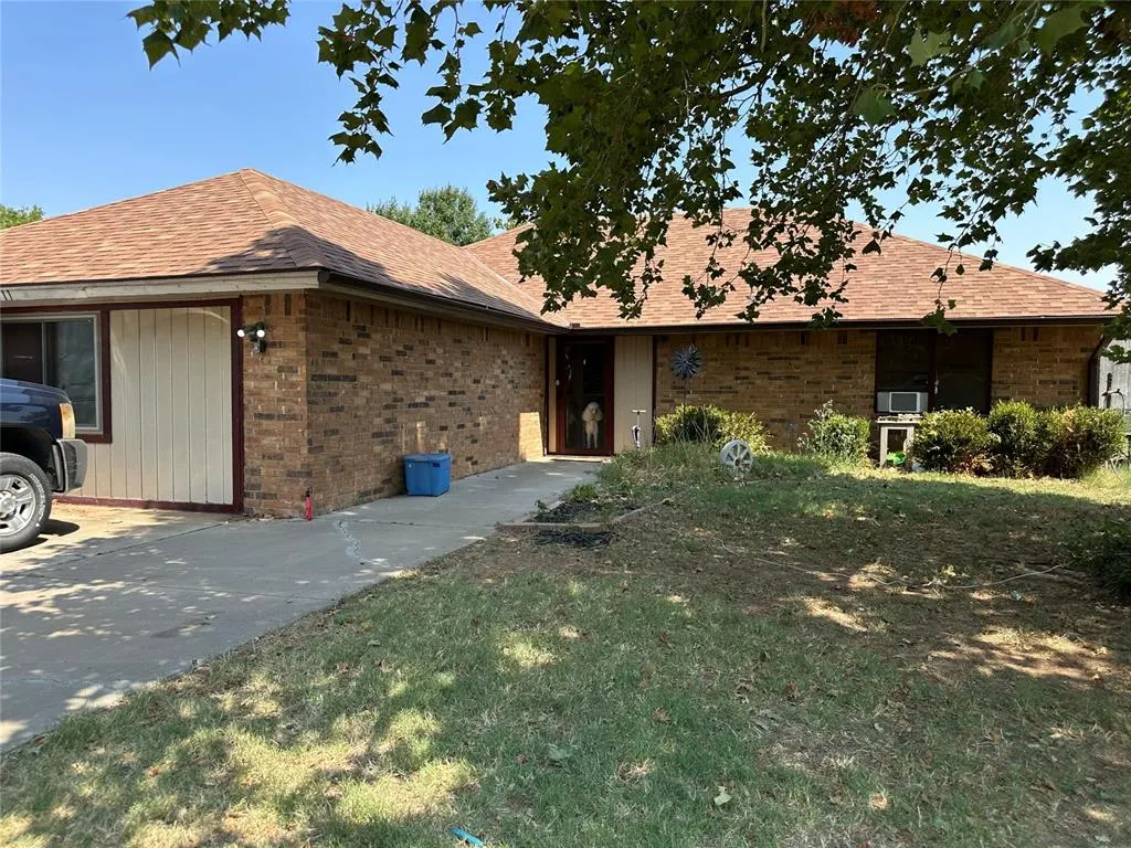 Photo 4 — 1911 Van Buren Avenue, Piedmont, OK 73078
