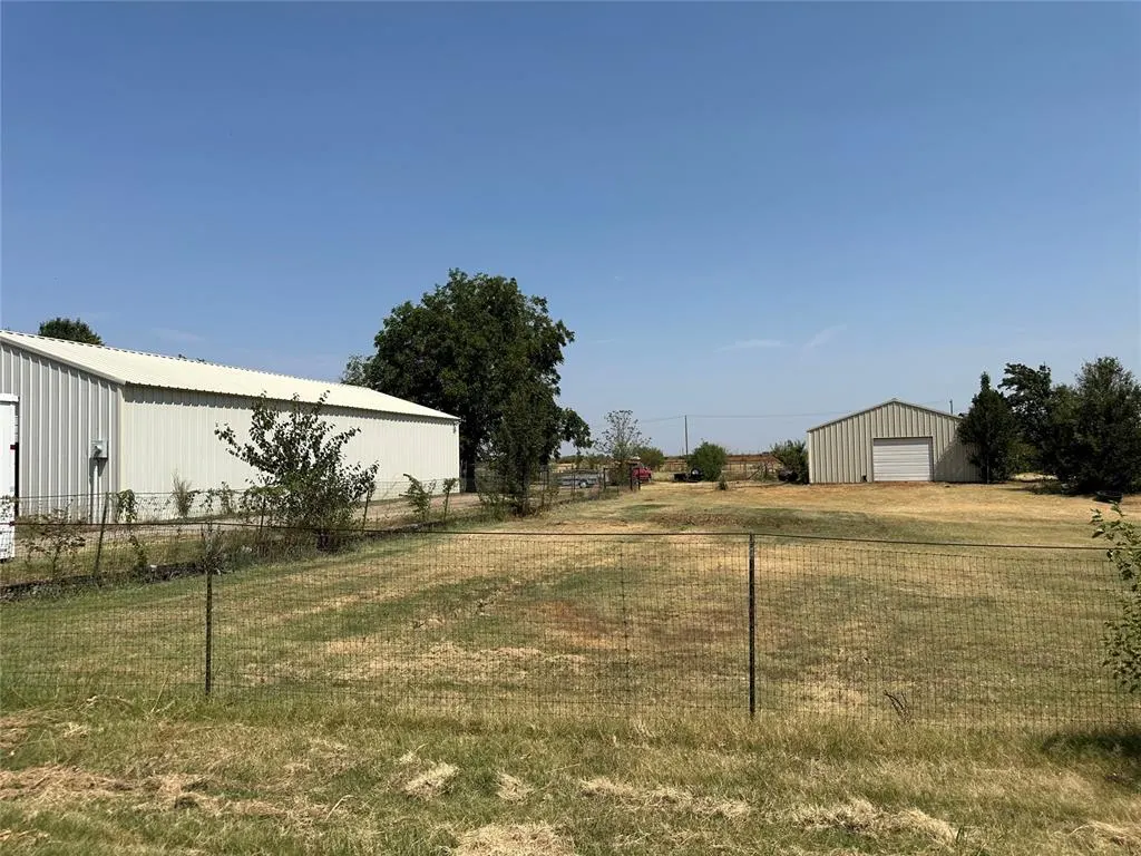 Photo 2 — 1911 Van Buren Avenue, Piedmont, OK 73078