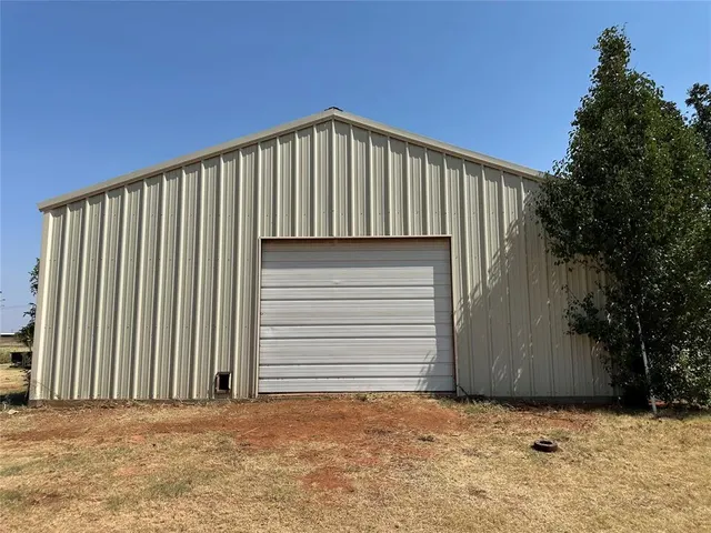 Photo 3 — 1911 Van Buren Avenue, Piedmont, OK 73078