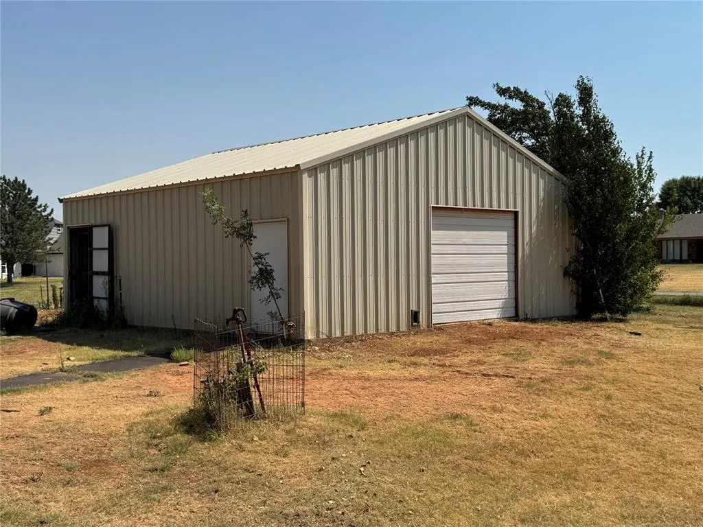 Photo 10 — 1911 Van Buren Avenue, Piedmont, OK 73078