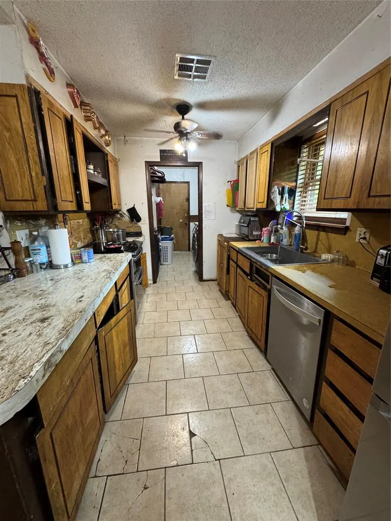 Photo 8 — 1911 Van Buren Avenue, Piedmont, OK 73078