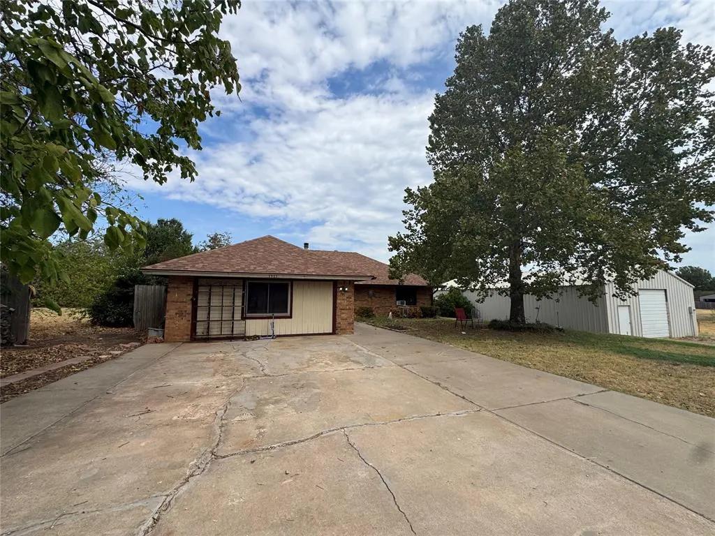 Front exterior — 1911 Van Buren Avenue, Piedmont, OK 73078