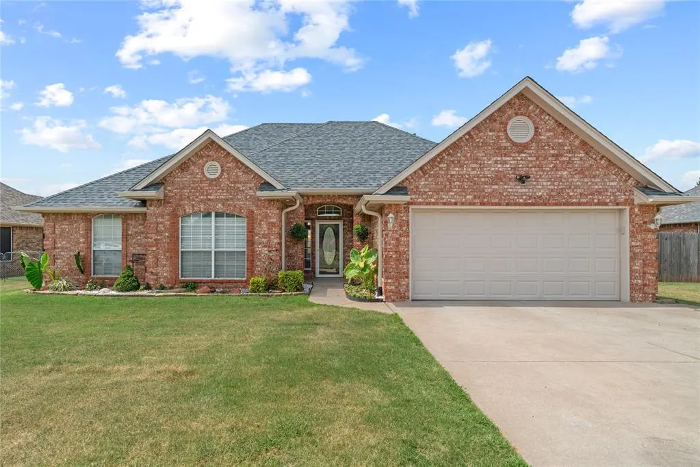Front exterior — 1615 Silver Oak Road, Blanchard, OK 73010