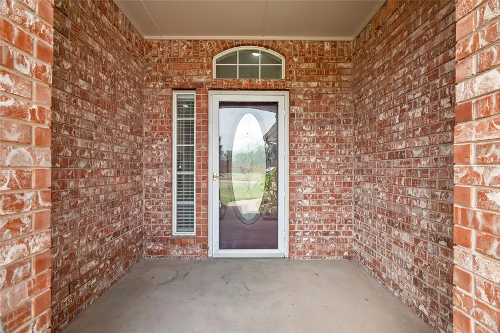 Photo 4 — 1615 Silver Oak Road, Blanchard, OK 73010