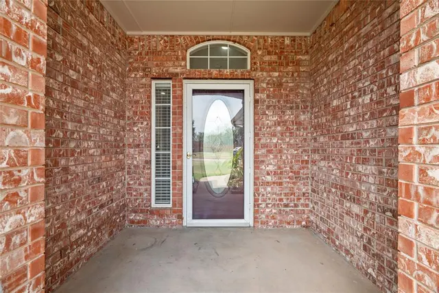 Photo 4 — 1615 Silver Oak Road, Blanchard, OK 73010