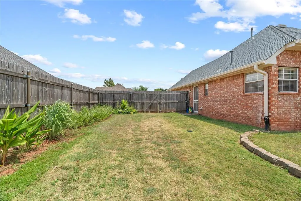 Photo 32 — 1615 Silver Oak Road, Blanchard, OK 73010