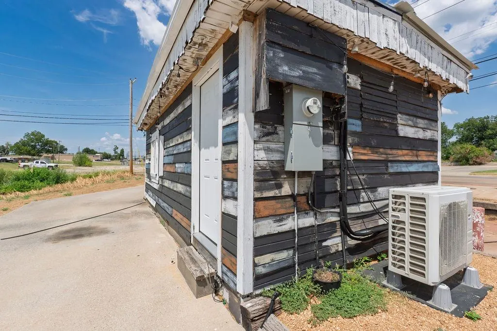 Photo 23 — 1836 N Kickapoo Avenue, Shawnee, OK 74804
