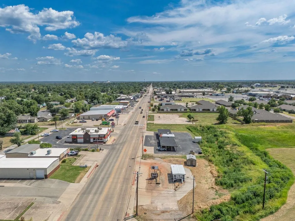Photo 26 — 1836 N Kickapoo Avenue, Shawnee, OK 74804