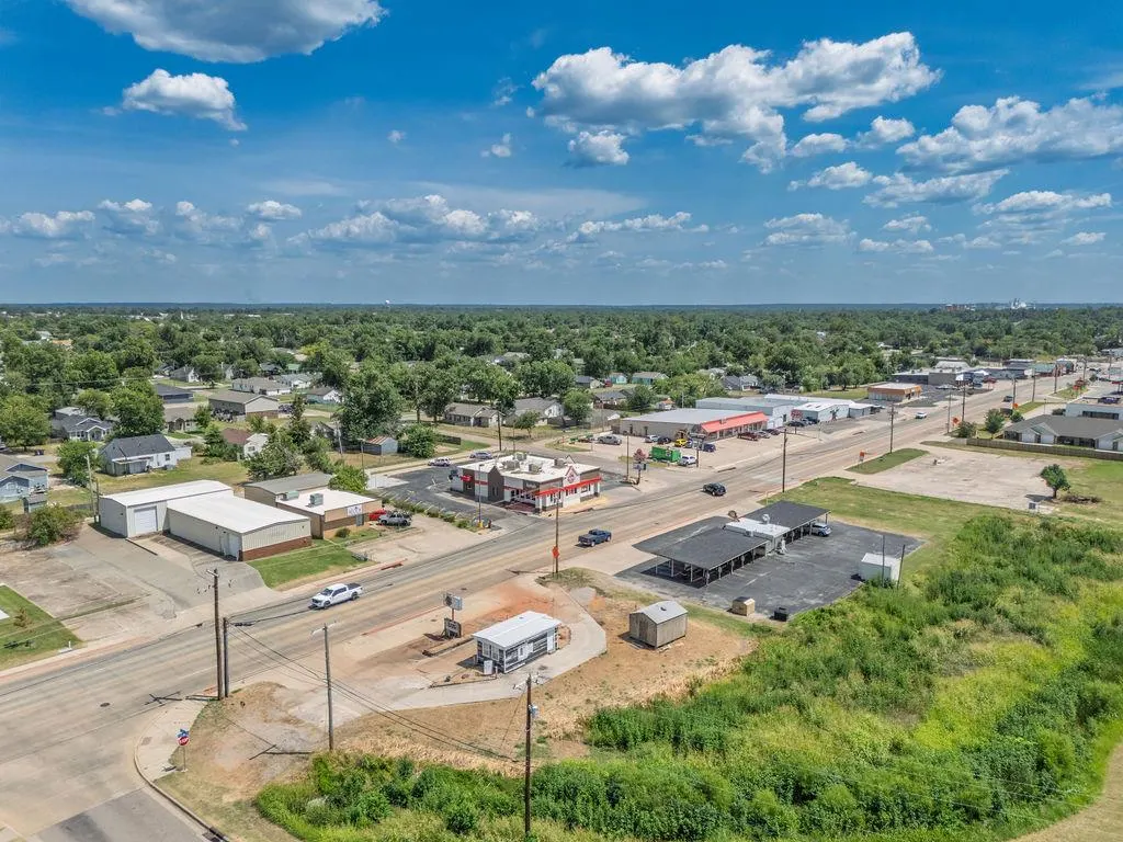 Photo 27 — 1836 N Kickapoo Avenue, Shawnee, OK 74804