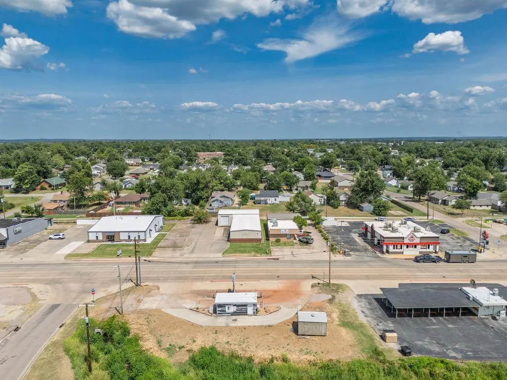 Photo 28 — 1836 N Kickapoo Avenue, Shawnee, OK 74804