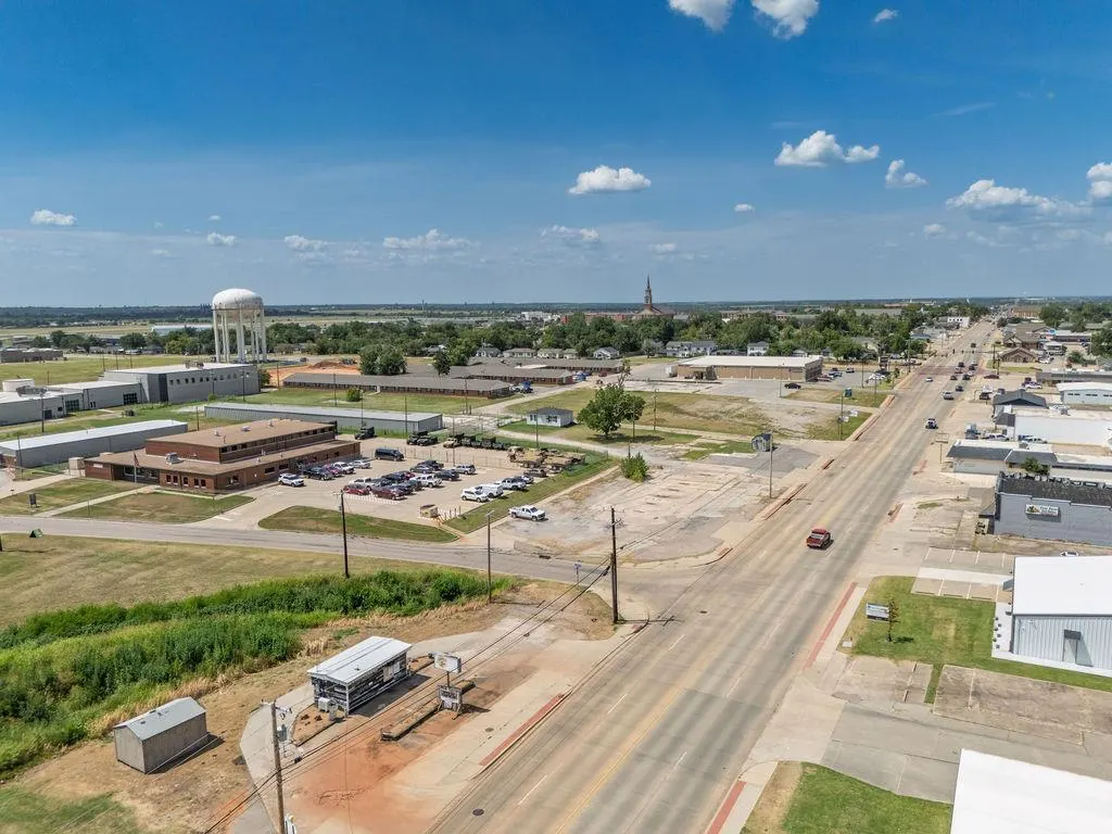 Photo 31 — 1836 N Kickapoo Avenue, Shawnee, OK 74804