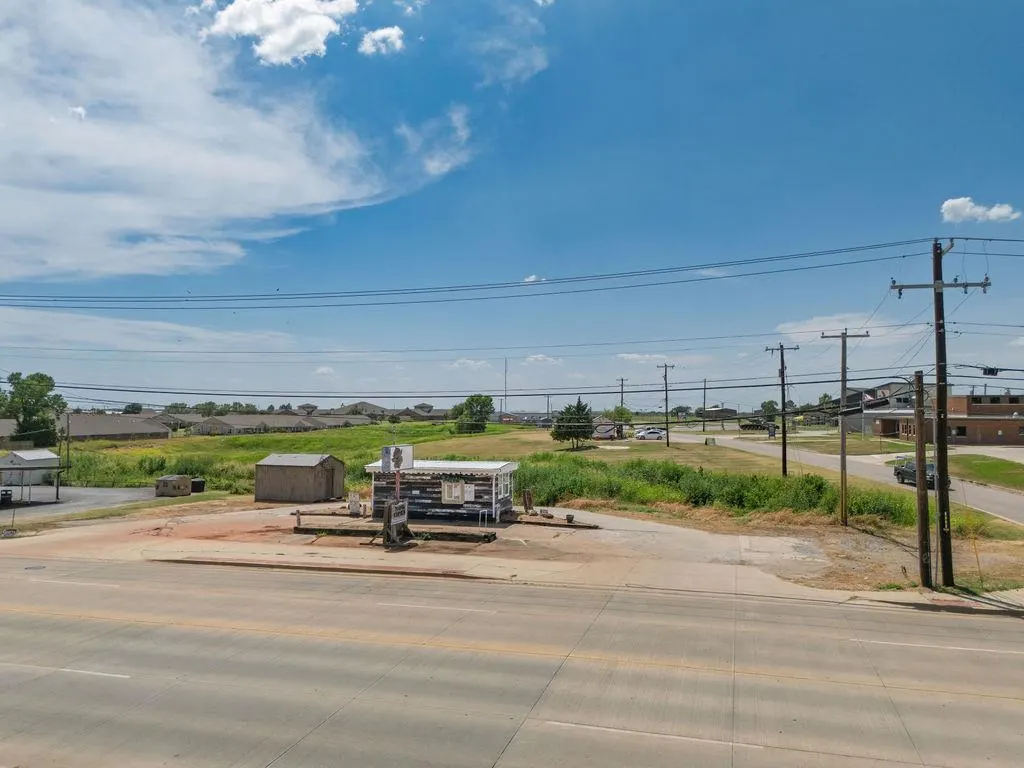 Photo 33 — 1836 N Kickapoo Avenue, Shawnee, OK 74804