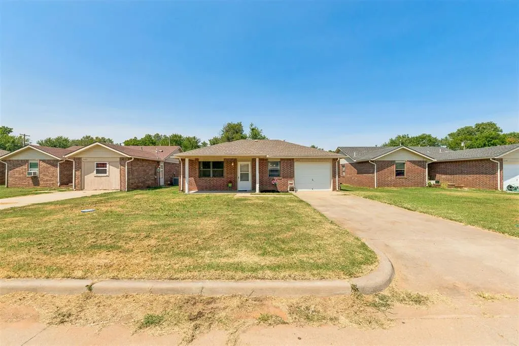 Photo 3 — 309 W Garrett Street, Anadarko, OK 73005