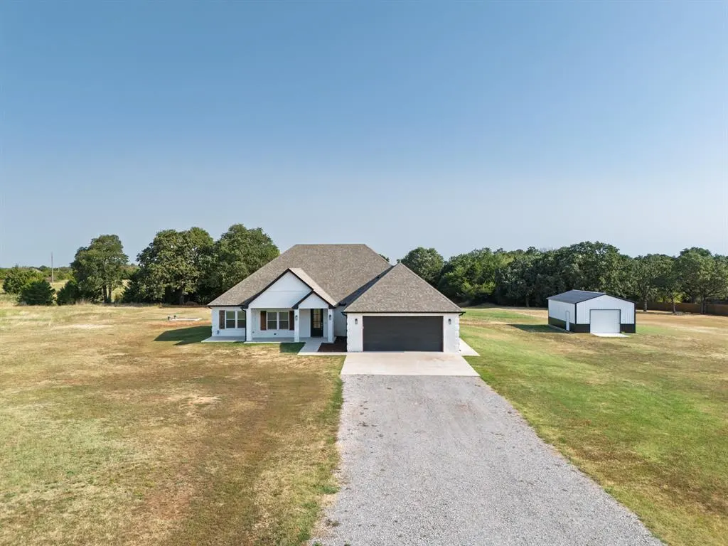 Photo 2 — 37654 New Hope Road, Tecumseh, OK 74873