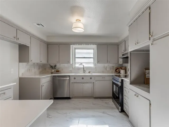 Photo 8 — 4520 NW 46th Street, Oklahoma City, OK 73122