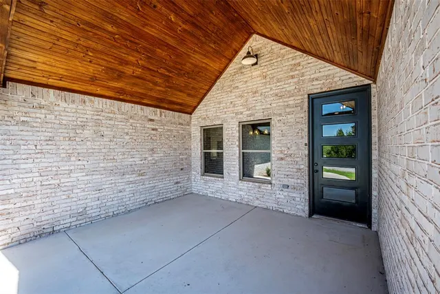 Photo 2 — 1109 Bridgeview Lane, Tuttle, OK 73089