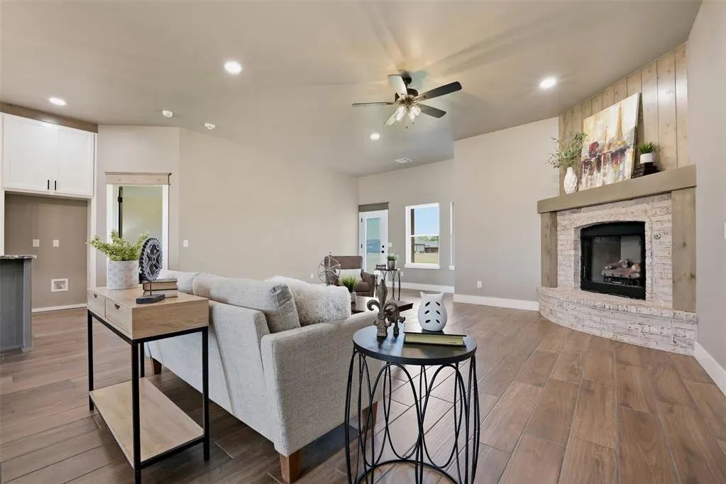 Photo 5 — 1109 Bridgeview Lane, Tuttle, OK 73089