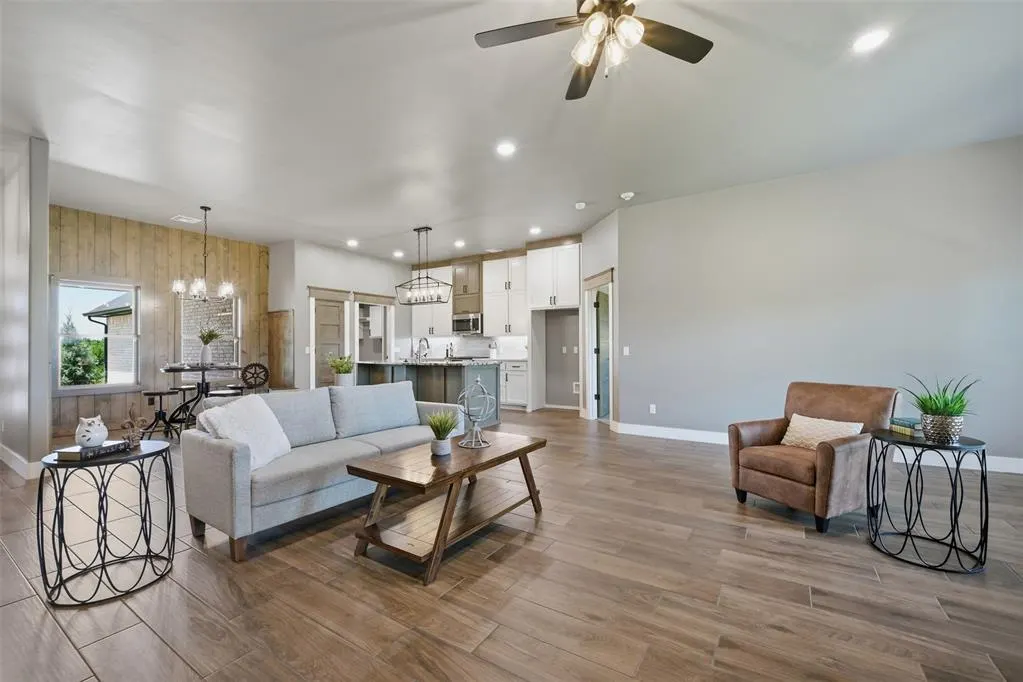 Photo 6 — 1109 Bridgeview Lane, Tuttle, OK 73089