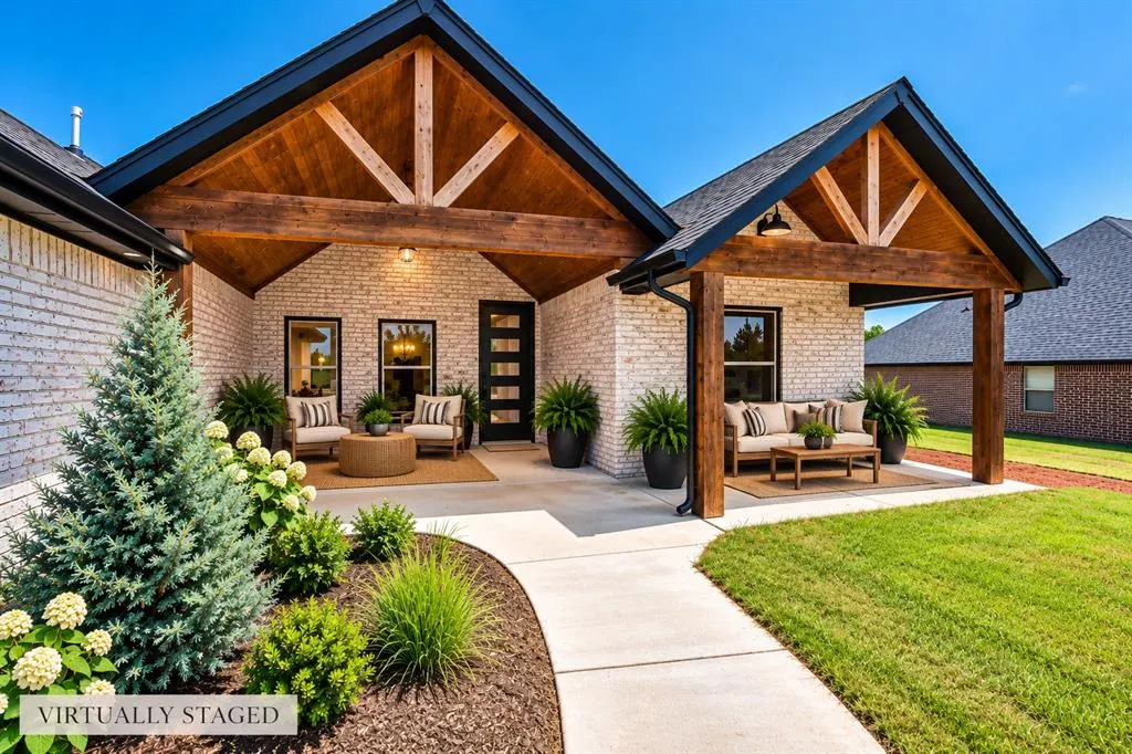 Front exterior — 1109 Bridgeview Lane, Tuttle, OK 73089