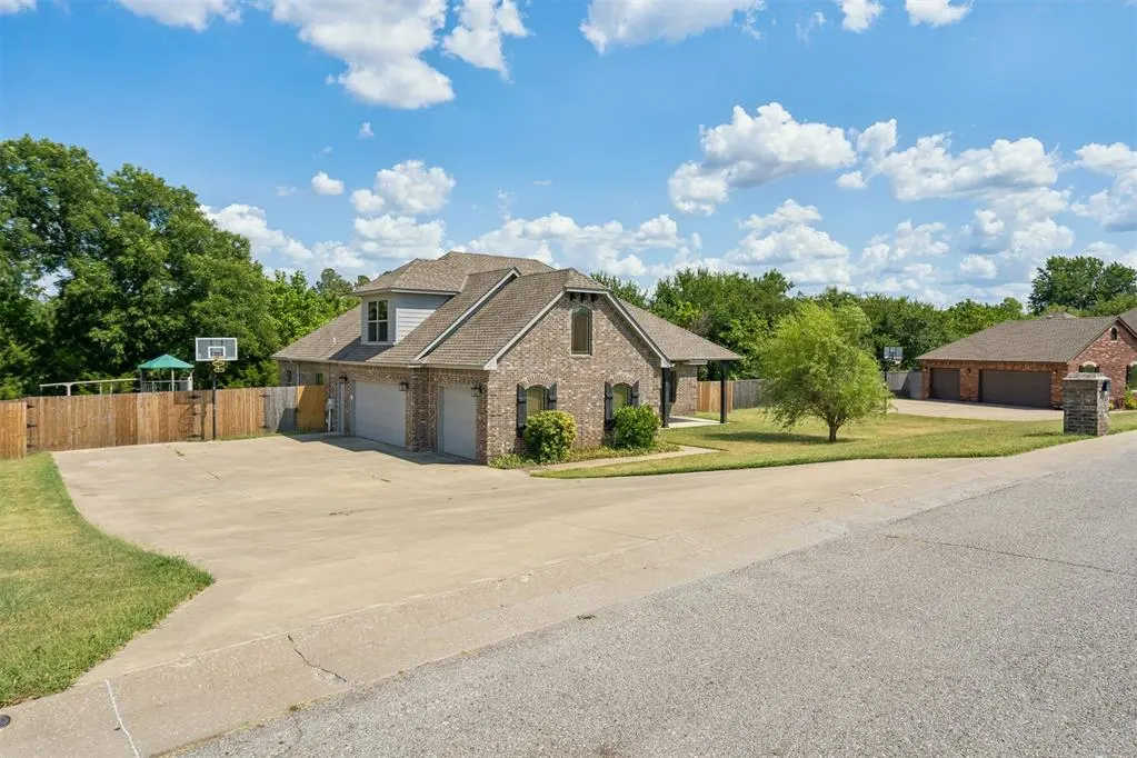 Photo 4 — 286 Mounds Road, Harrah, OK 73045
