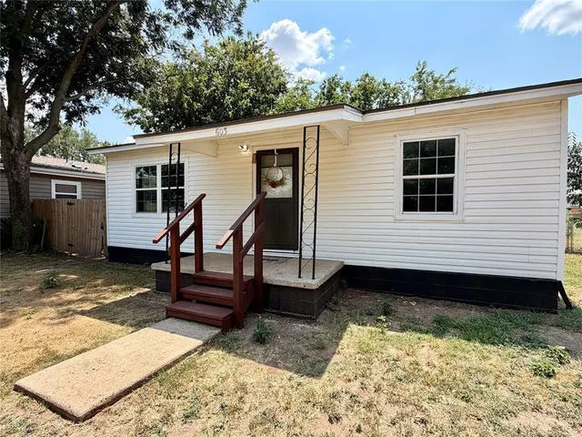 Photo 2 — 603 NW Pontotoc Street, Minco, OK 73059