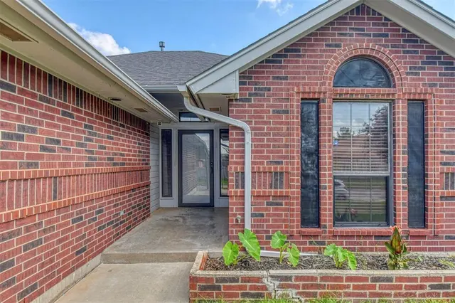 Front exterior — 313 SW 141st Street, Oklahoma City, OK 73170