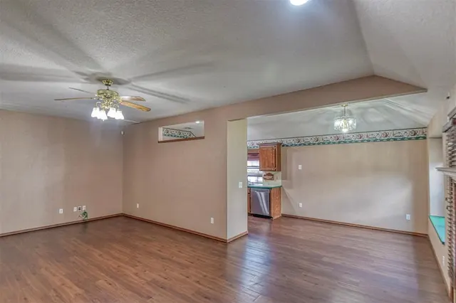 Photo 4 — 313 SW 141st Street, Oklahoma City, OK 73170