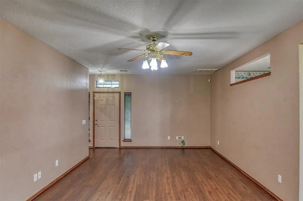 Photo 5 — 313 SW 141st Street, Oklahoma City, OK 73170