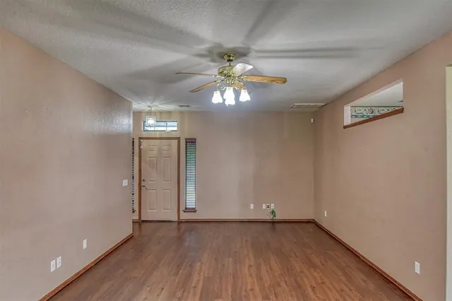 Photo 5 — 313 SW 141st Street, Oklahoma City, OK 73170