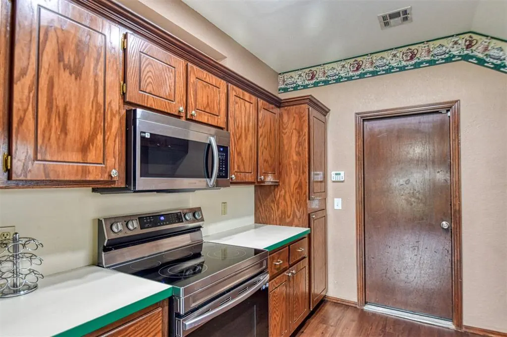 Photo 6 — 313 SW 141st Street, Oklahoma City, OK 73170