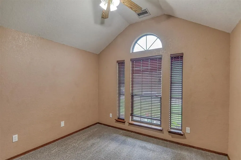 Photo 10 — 313 SW 141st Street, Oklahoma City, OK 73170