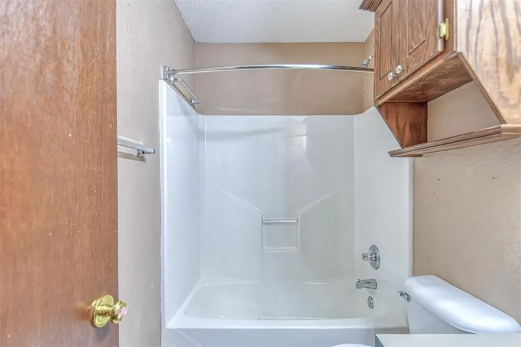 Photo 12 — 313 SW 141st Street, Oklahoma City, OK 73170
