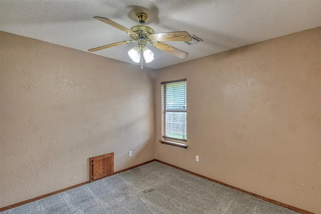 Photo 13 — 313 SW 141st Street, Oklahoma City, OK 73170