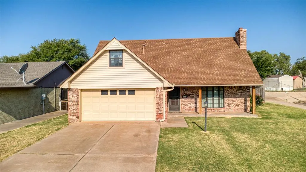 Front exterior — 111 Mockingbird Lane, Elk City, OK 73644