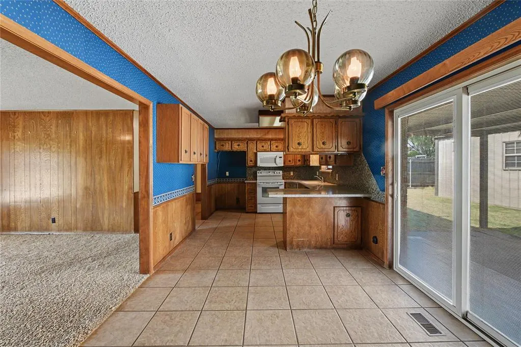 Photo 12 — 111 Mockingbird Lane, Elk City, OK 73644