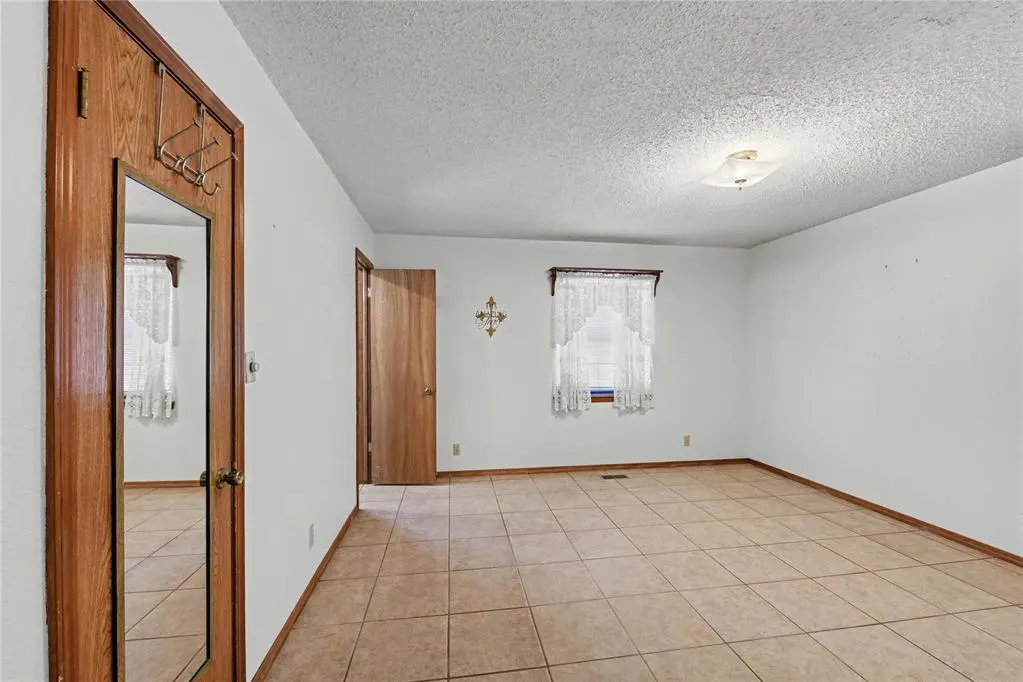 Photo 15 — 111 Mockingbird Lane, Elk City, OK 73644