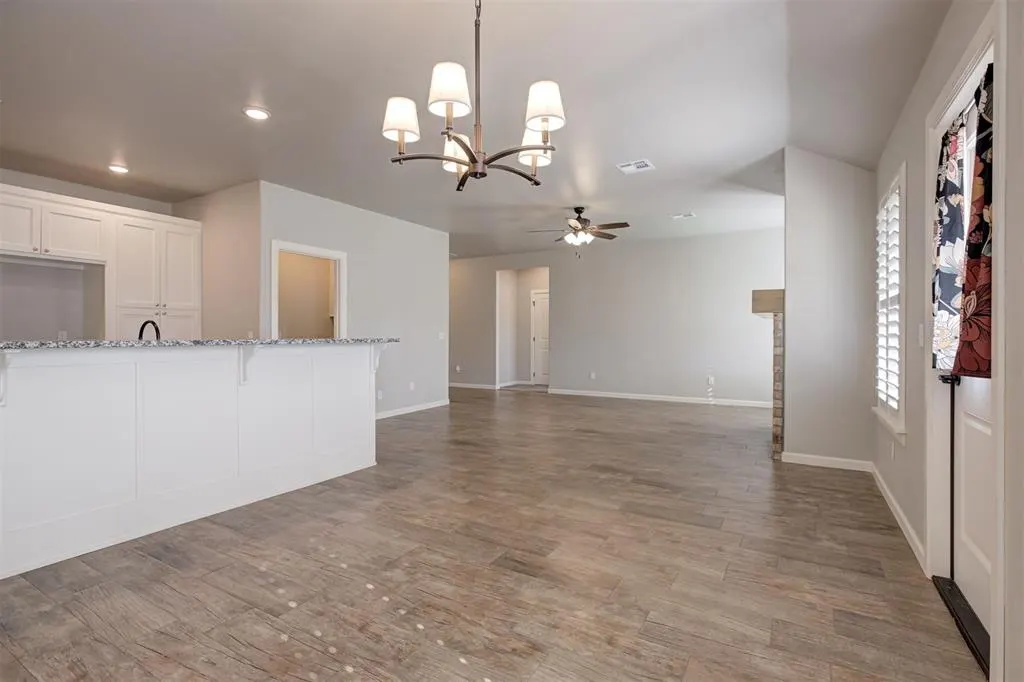 Photo 9 — 9714 Country Side Lane, Guthrie, OK 73044